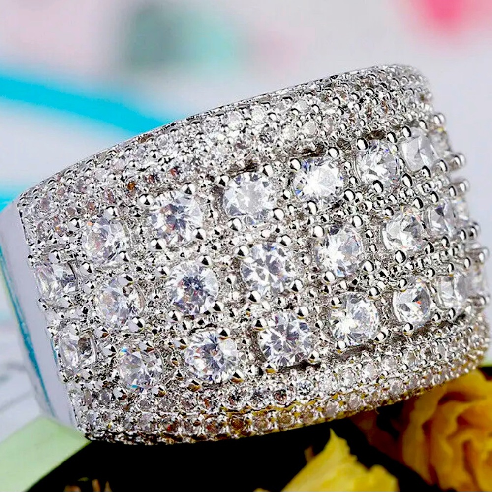 Stunning ring - Picture 2 of 3